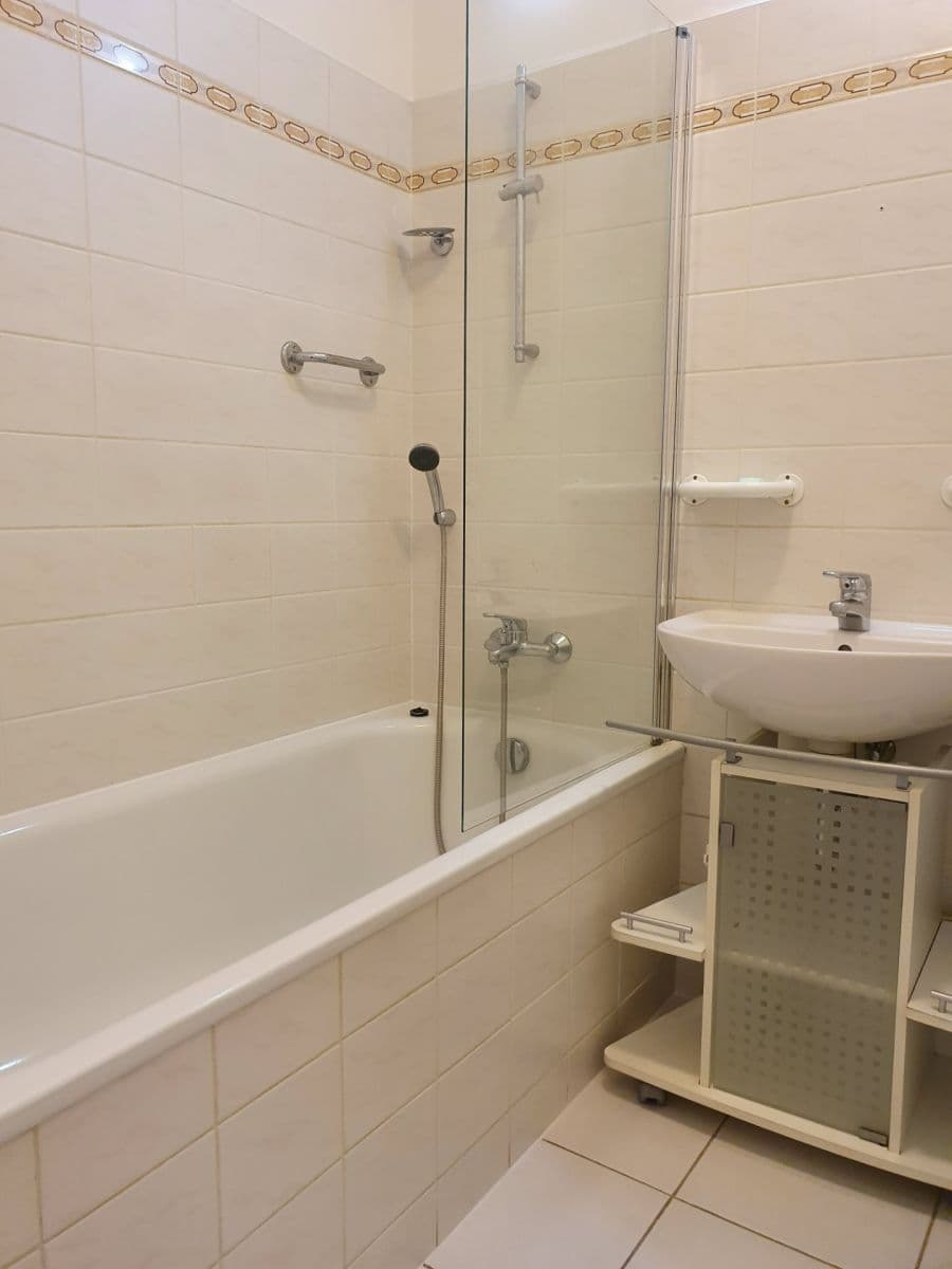 Pronájem bytu 2+kk 69 m², U Kříže, Praha, Praha Pronájem bytu 2+kk 69 m², U Kříže, Praha, Praha