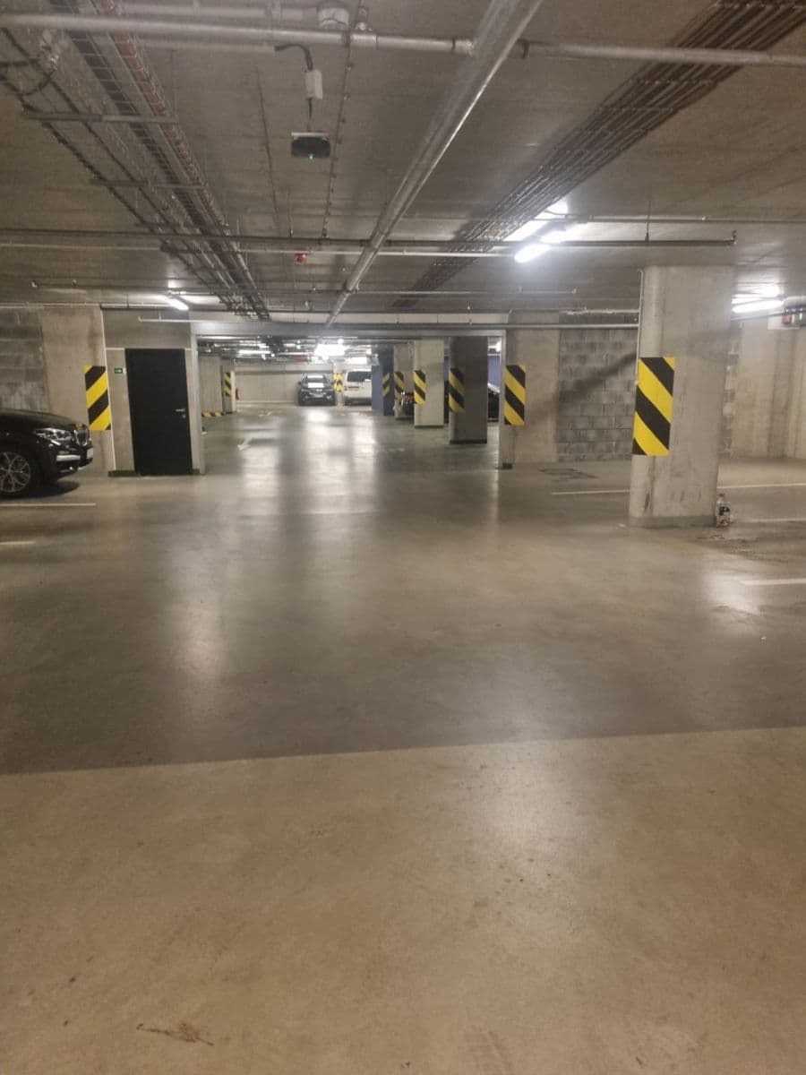 Pronájem garáže 18 m², Altajská, Praha, Praha Pronájem garáže 18 m², Altajská, Praha, Praha