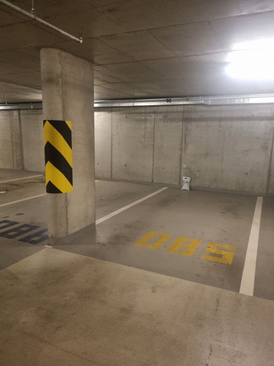 Pronájem garáže 18 m², Altajská, Praha, Praha Pronájem garáže 18 m², Altajská, Praha, Praha