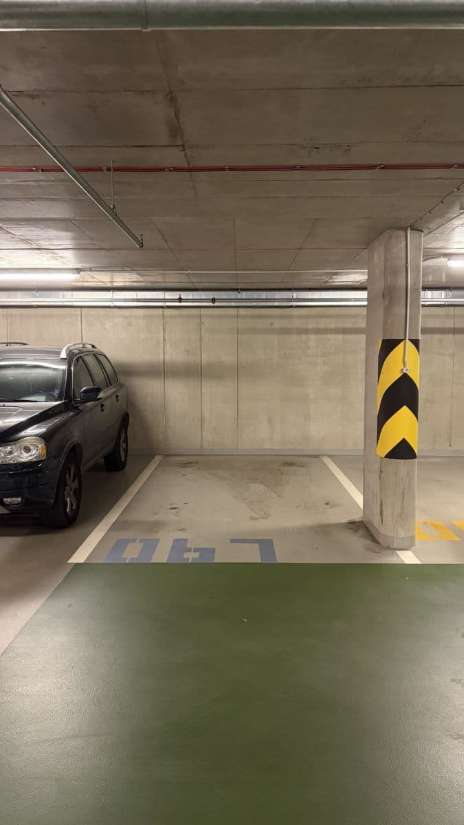 Pronájem garáže 18 m², Altajská, Praha, Praha Pronájem garáže 18 m², Altajská, Praha, Praha