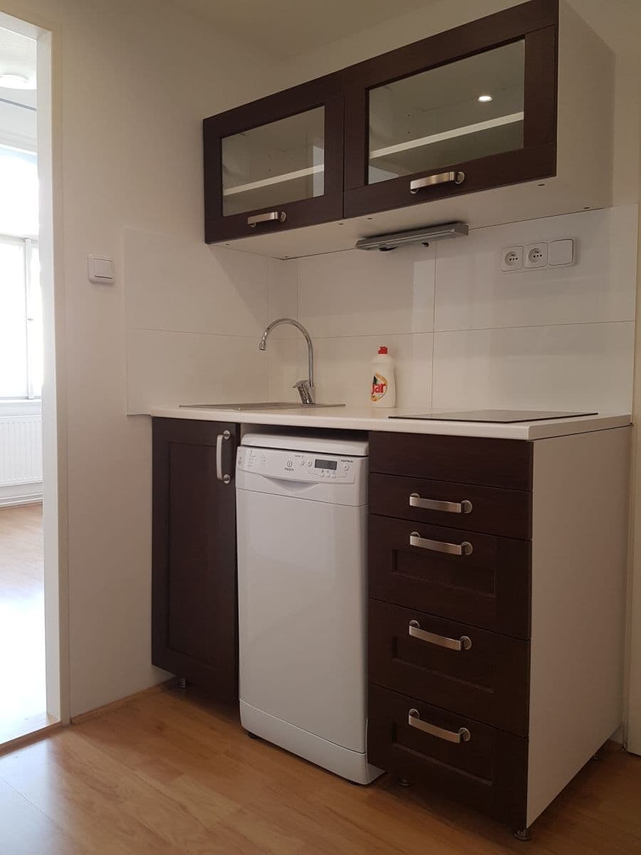 Pronájem bytu 2+1 45 m², Šumavská, Praha, Praha Pronájem bytu 2+1 45 m², Šumavská, Praha, Praha