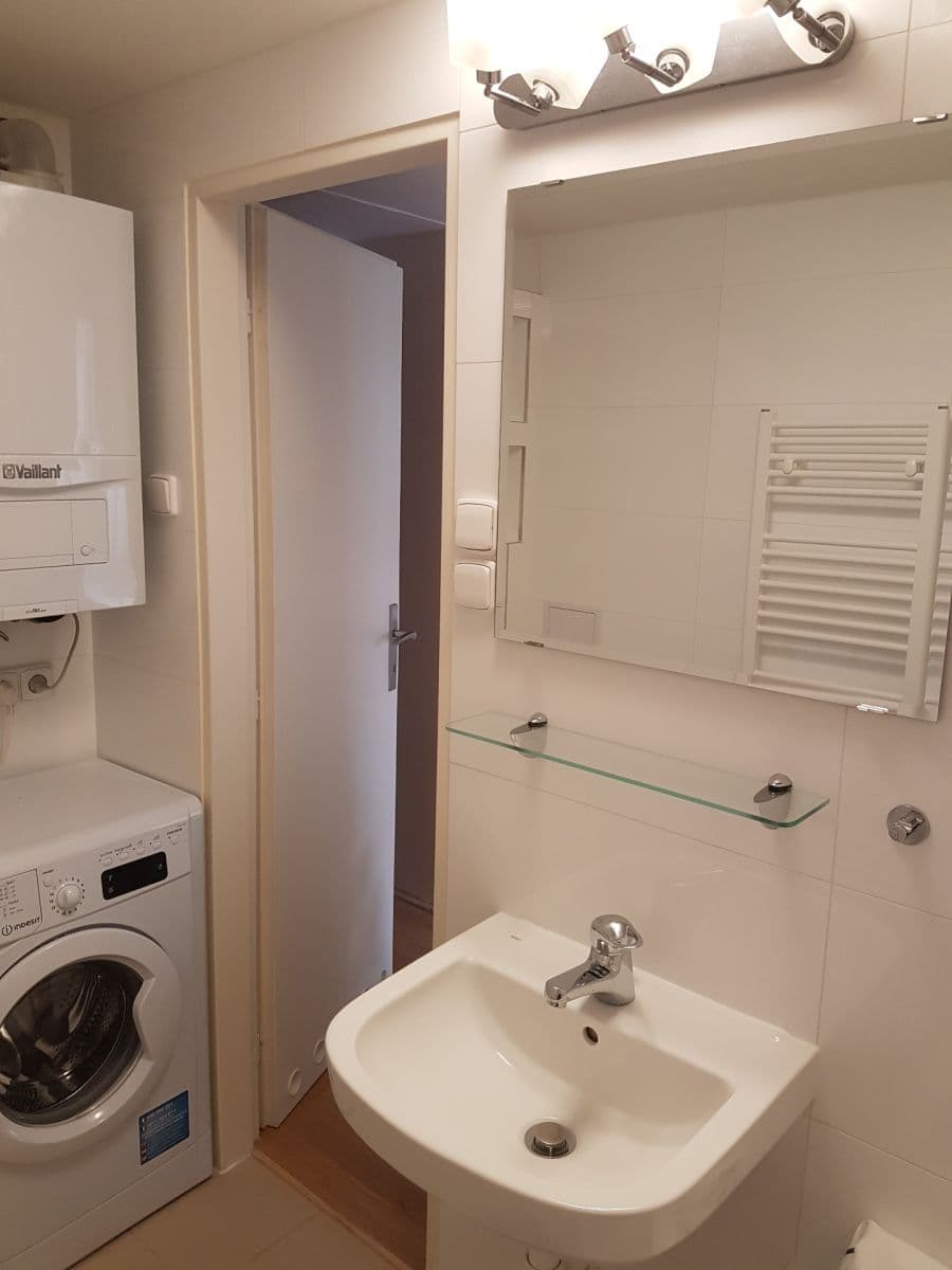 Pronájem bytu 2+1 45 m², Šumavská, Praha, Praha Pronájem bytu 2+1 45 m², Šumavská, Praha, Praha