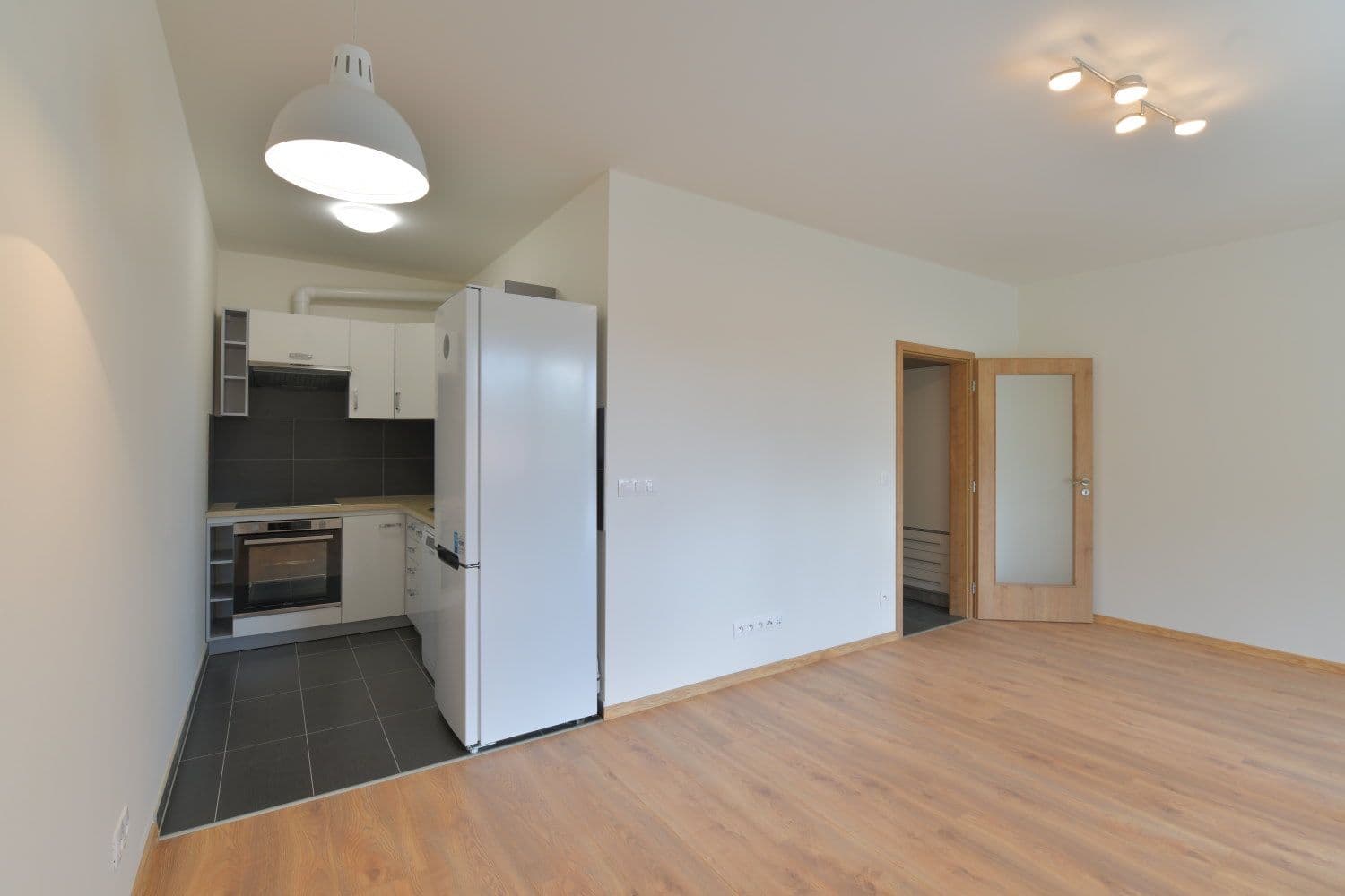 Pronájem bytu 1+kk 38 m², U plynárny, Praha, Praha Pronájem bytu 1+kk 38 m², U plynárny, Praha, Praha