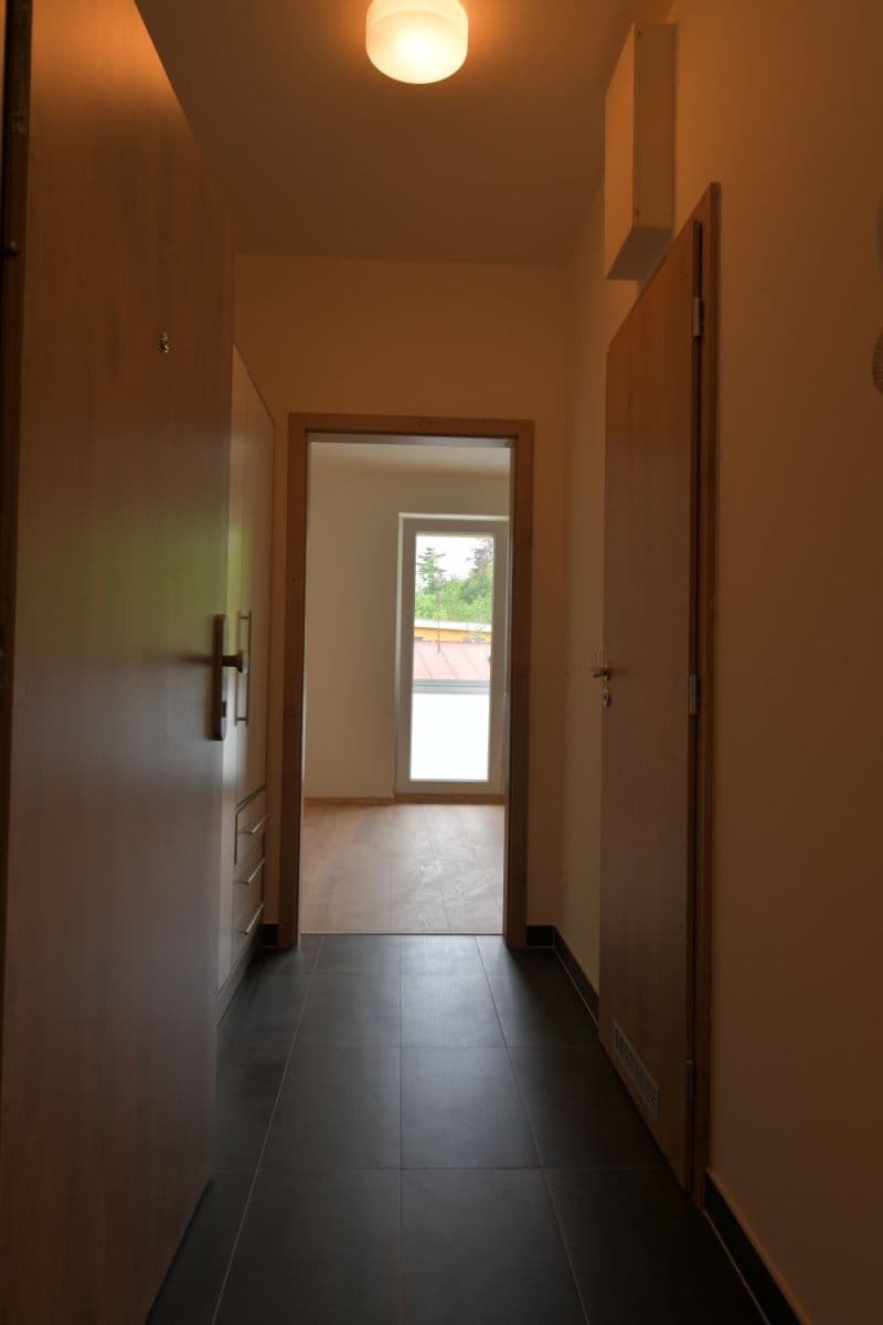 Pronájem bytu 1+kk 38 m², U plynárny, Praha, Praha Pronájem bytu 1+kk 38 m², U plynárny, Praha, Praha