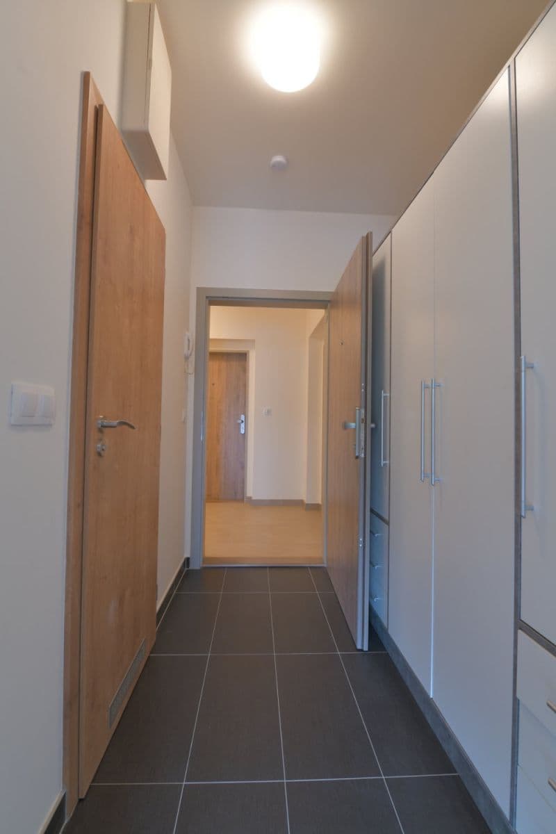 Pronájem bytu 1+kk 38 m², U plynárny, Praha, Praha Pronájem bytu 1+kk 38 m², U plynárny, Praha, Praha