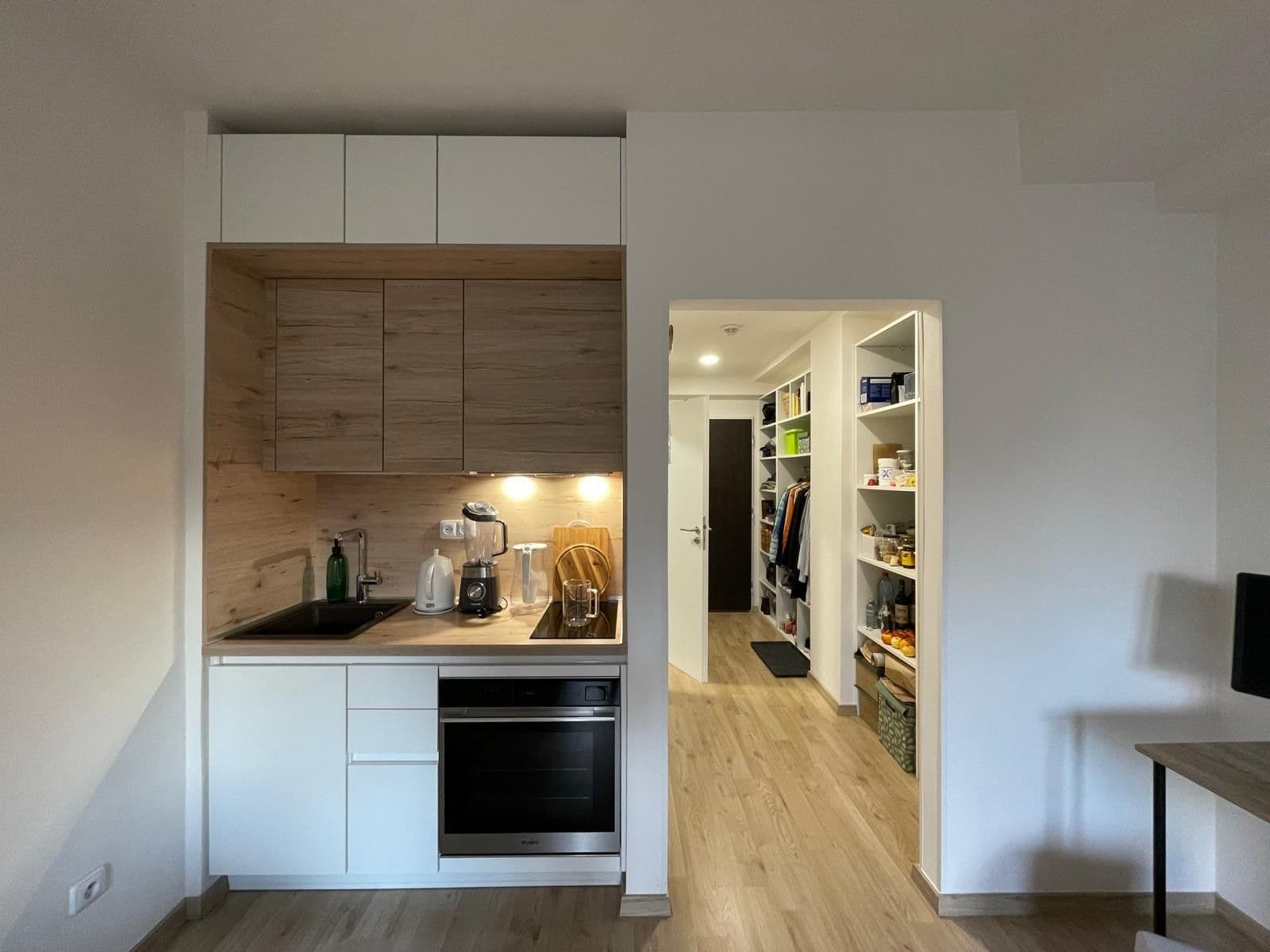 Pronájem bytu 1+kk 27 m², Peroutkova, Praha, Praha Pronájem bytu 1+kk 27 m², Peroutkova, Praha, Praha
