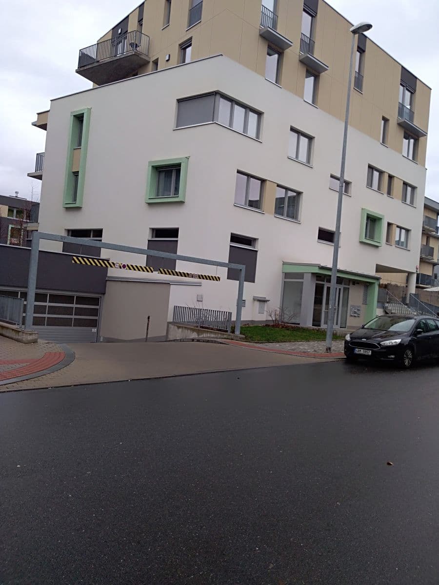Pronájem garáže 13 m², Olgy Havlové, Praha, Praha Pronájem garáže 13 m², Olgy Havlové, Praha, Praha