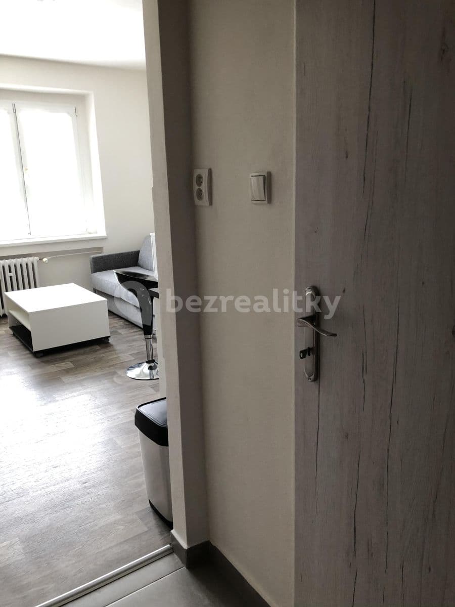 Pronájem bytu 1+kk 23 m², Masarykova, Neratovice, Středočeský kraj