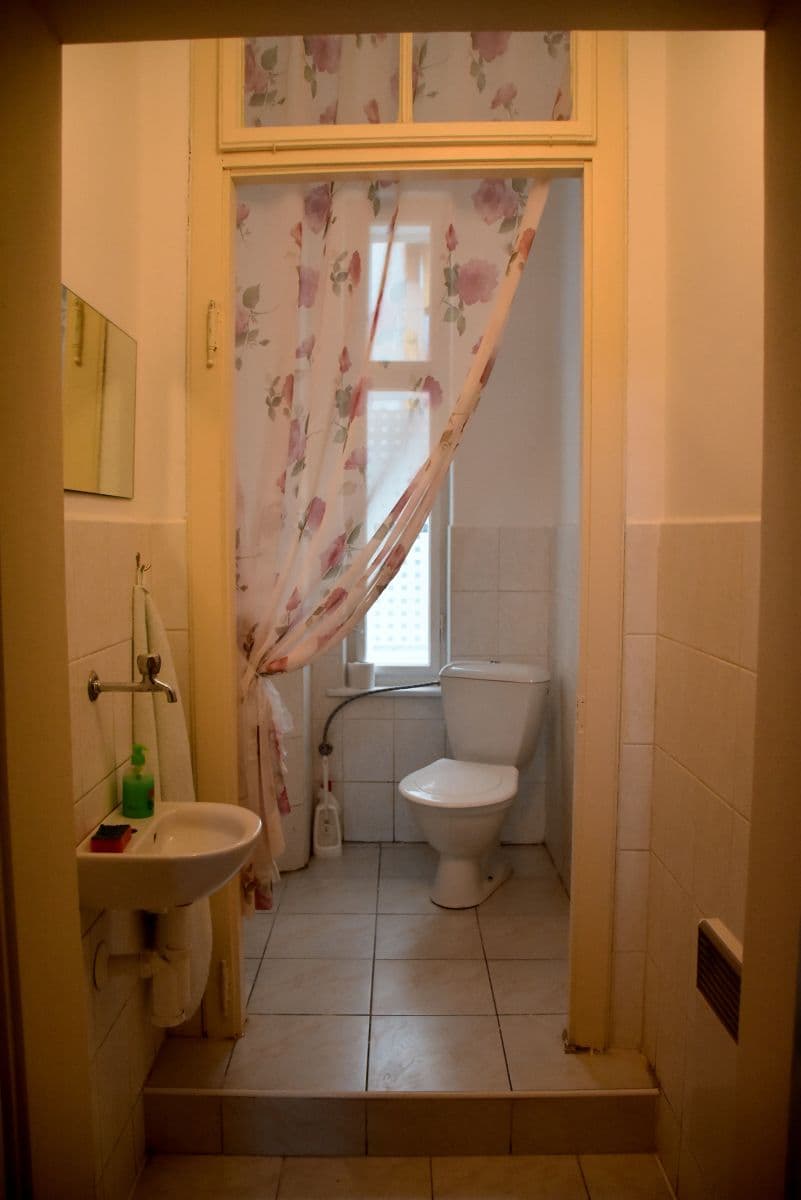 Pronájem bytu Garsoniéra 35 m², Emilie Floriánové, Jablonec nad Nisou, Liberecký kraj Pronájem bytu Garsoniéra 35 m², Emilie Floriánové, Jablonec nad Nisou, Liberecký kraj