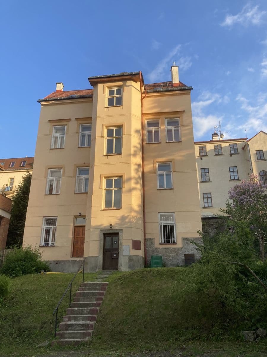 Pronájem bytu Garsoniéra 35 m², Emilie Floriánové, Jablonec nad Nisou, Liberecký kraj Pronájem bytu Garsoniéra 35 m², Emilie Floriánové, Jablonec nad Nisou, Liberecký kraj