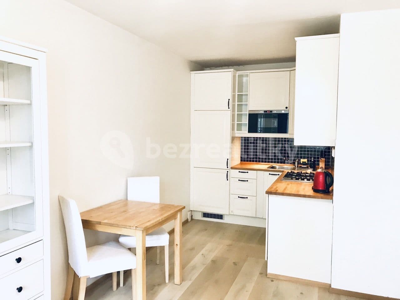Pronájem bytu 2+kk 42 m², Křenická, Praha, Praha Pronájem bytu 2+kk 42 m², Křenická, Praha, Praha