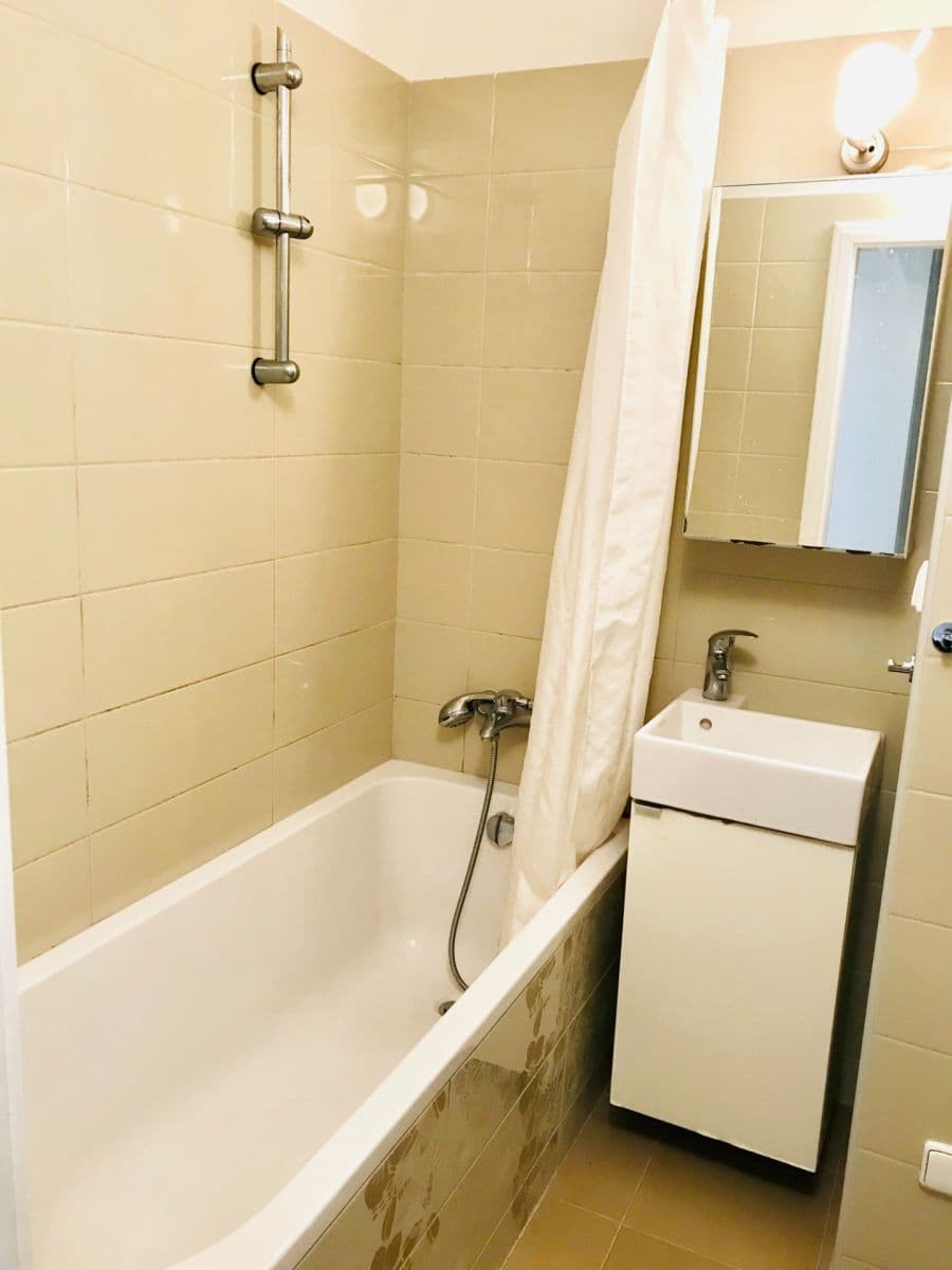 Pronájem bytu 2+kk 42 m², Křenická, Praha, Praha Pronájem bytu 2+kk 42 m², Křenická, Praha, Praha