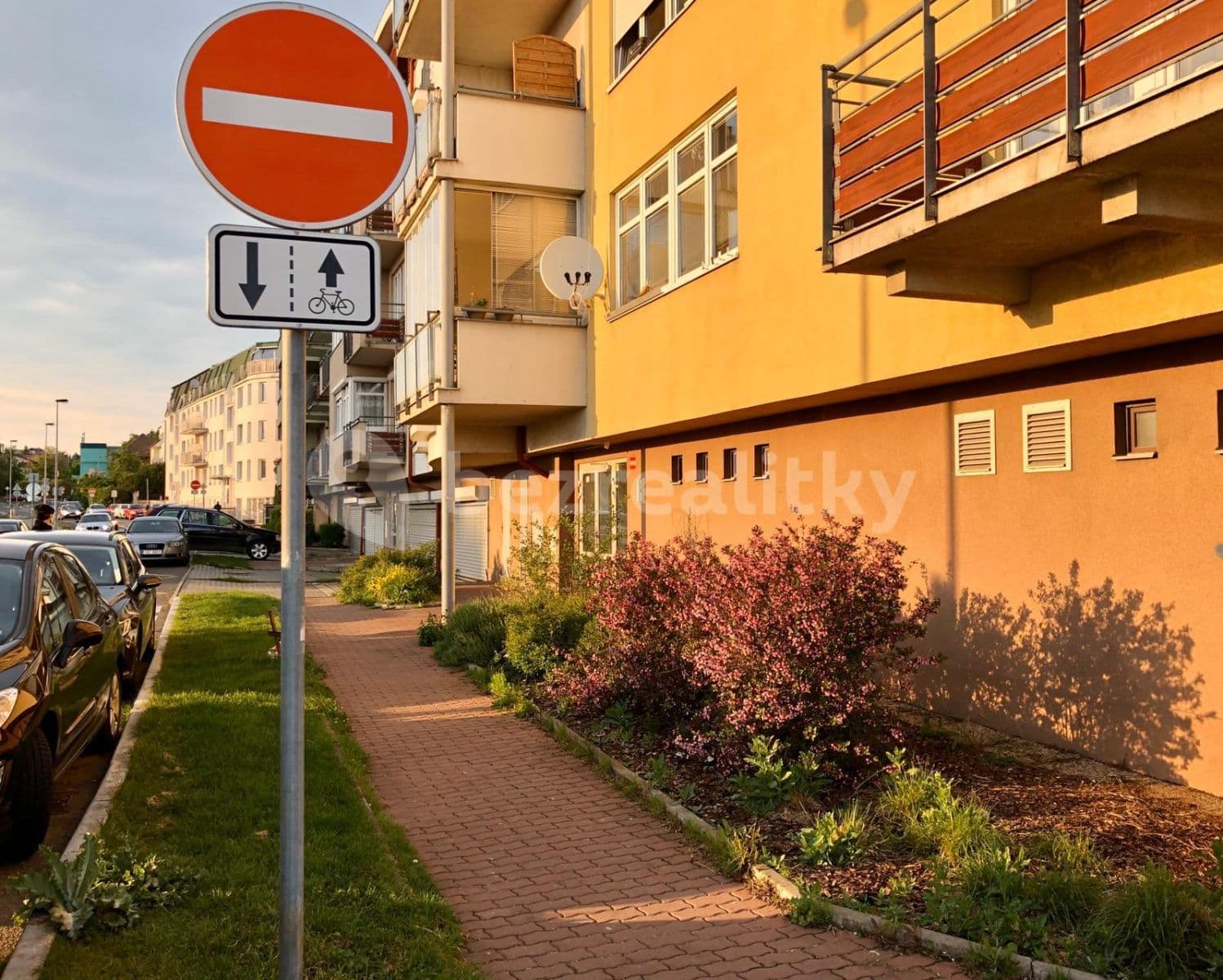 Pronájem bytu 1+kk 30 m², Za černým mostem, Praha, Praha Pronájem bytu 1+kk 30 m², Za černým mostem, Praha, Praha