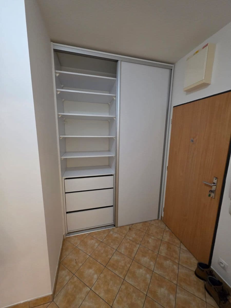 Pronájem bytu 2+kk 54 m², Pod Harfou, Praha, Praha Pronájem bytu 2+kk 54 m², Pod Harfou, Praha, Praha