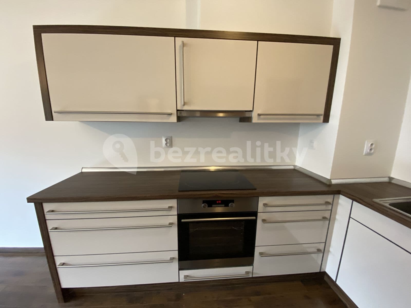 Pronájem bytu 2+kk 50 m², Plzeňská, Praha, Praha Pronájem bytu 2+kk 50 m², Plzeňská, Praha, Praha