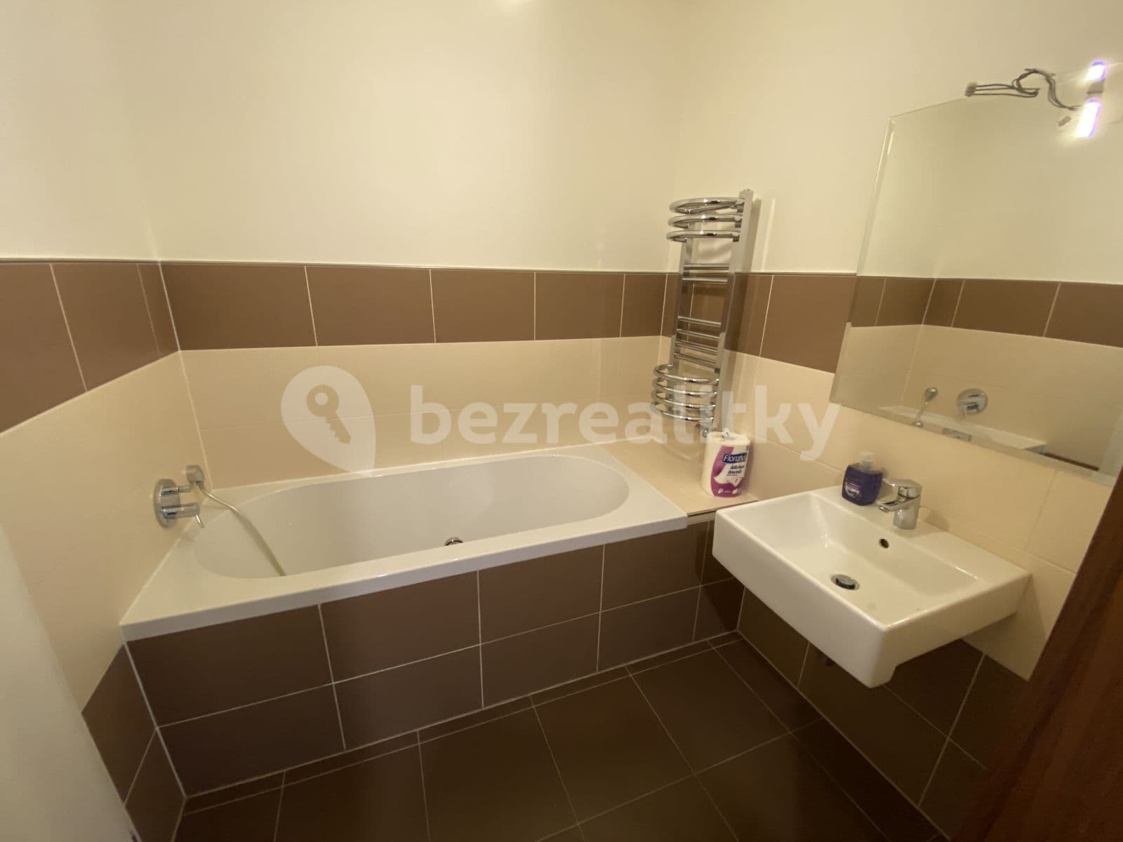 Pronájem bytu 2+kk 50 m², Plzeňská, Praha, Praha Pronájem bytu 2+kk 50 m², Plzeňská, Praha, Praha