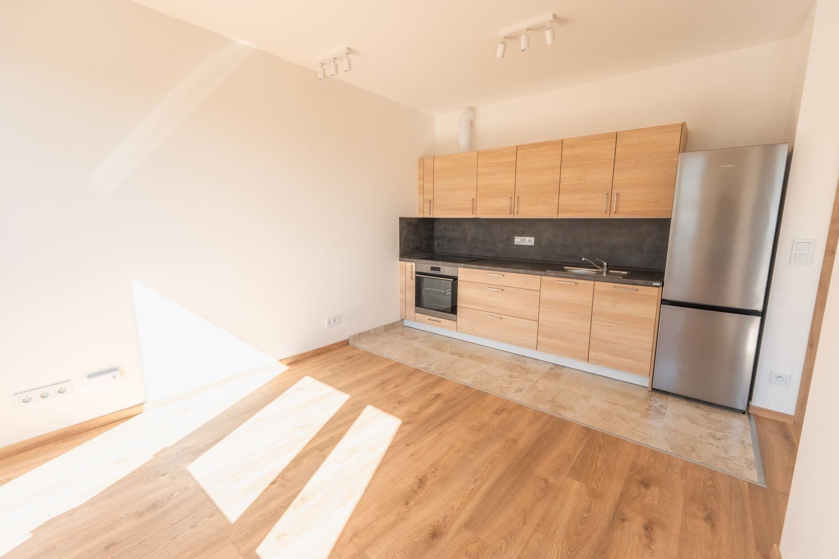 Pronájem bytu 1+kk 35 m², Miloše Havla, Praha, Praha Pronájem bytu 1+kk 35 m², Miloše Havla, Praha, Praha
