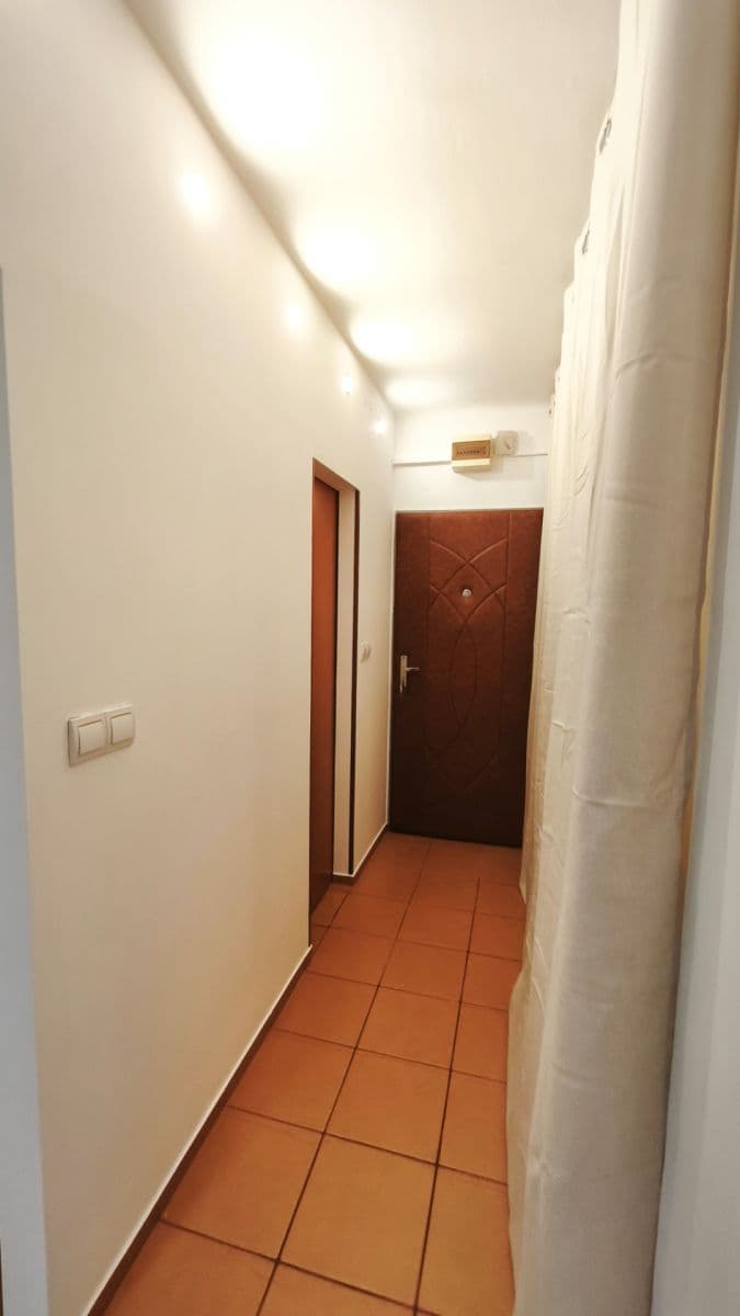 Pronájem bytu 1+kk 38 m², Kunštátská, Poděbrady, Středočeský kraj Pronájem bytu 1+kk 38 m², Kunštátská, Poděbrady, Středočeský kraj