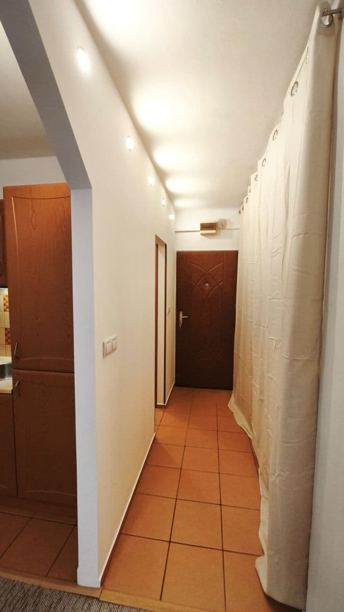 Pronájem bytu 1+kk 38 m², Kunštátská, Poděbrady, Středočeský kraj Pronájem bytu 1+kk 38 m², Kunštátská, Poděbrady, Středočeský kraj