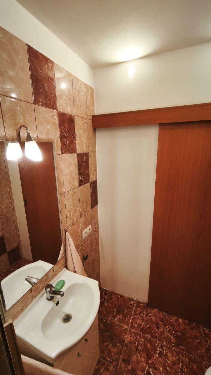 Pronájem bytu 1+kk 38 m², Kunštátská, Poděbrady, Středočeský kraj Pronájem bytu 1+kk 38 m², Kunštátská, Poděbrady, Středočeský kraj