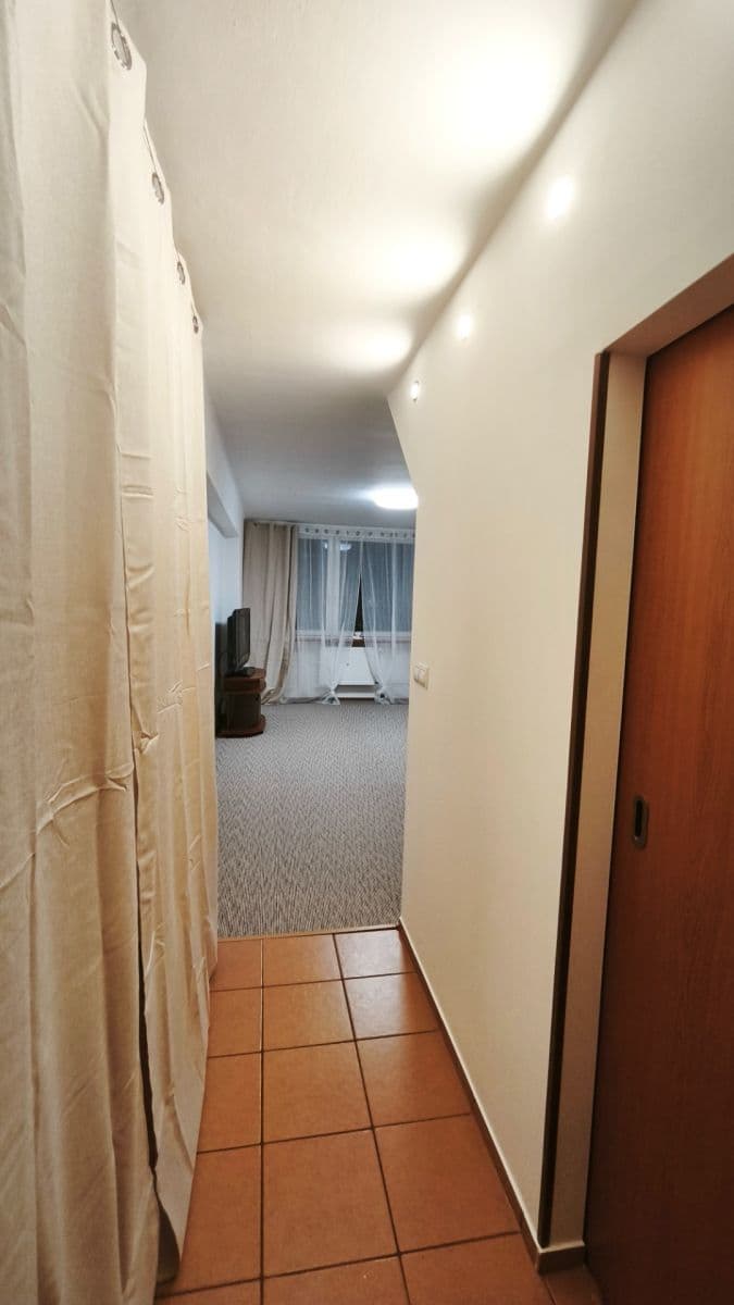 Pronájem bytu 1+kk 38 m², Kunštátská, Poděbrady, Středočeský kraj Pronájem bytu 1+kk 38 m², Kunštátská, Poděbrady, Středočeský kraj