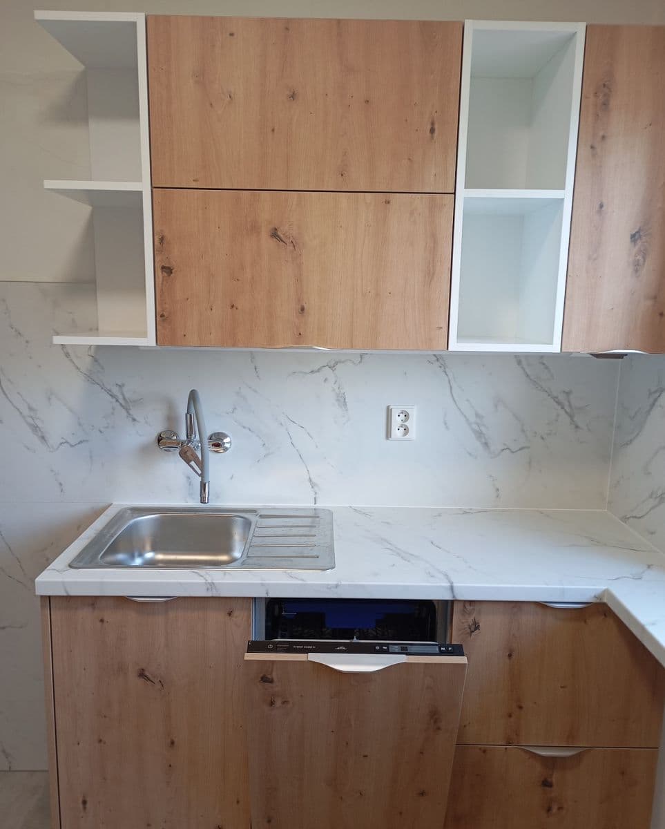 Pronájem bytu 2+1 57 m², Mezivrší, Praha, Praha Pronájem bytu 2+1 57 m², Mezivrší, Praha, Praha