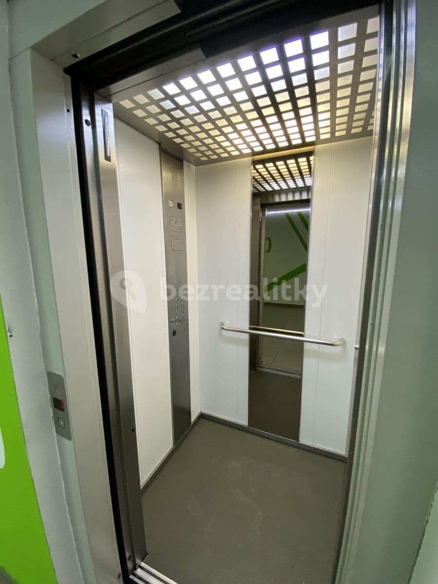 Pronájem bytu 1+kk 32 m², Topolová, Praha, Praha Pronájem bytu 1+kk 32 m², Topolová, Praha, Praha