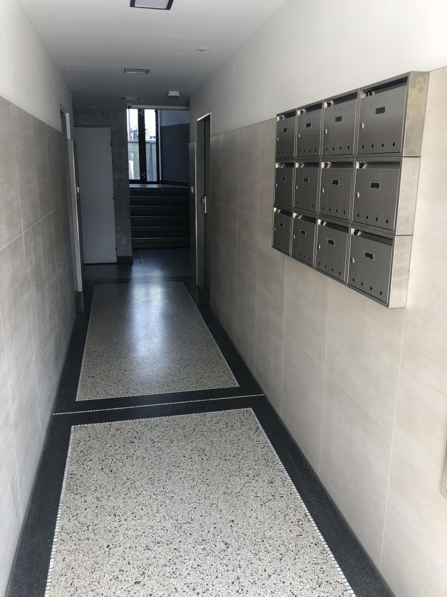 Pronájem bytu 1+kk 32 m², Omská, Praha, Praha Pronájem bytu 1+kk 32 m², Omská, Praha, Praha