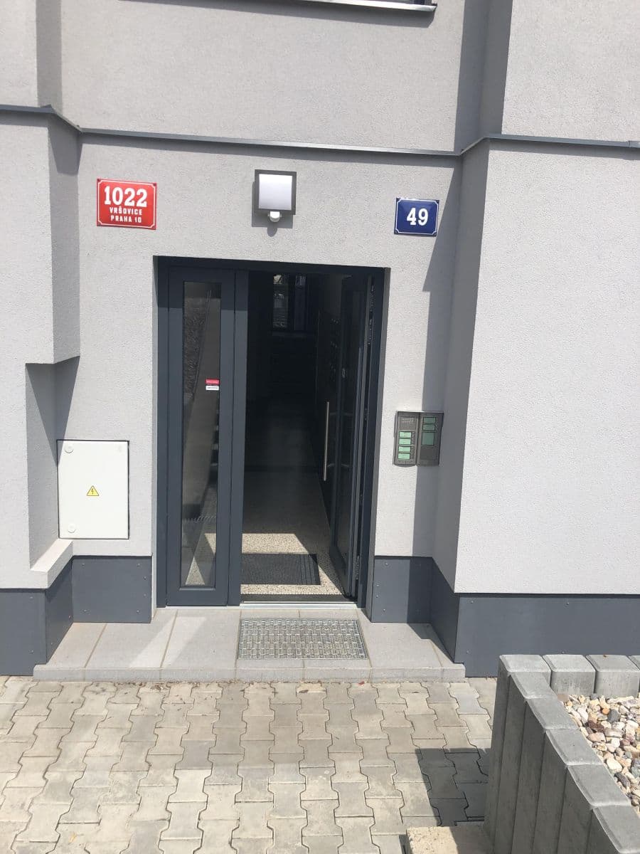 Pronájem bytu 1+kk 32 m², Omská, Praha, Praha Pronájem bytu 1+kk 32 m², Omská, Praha, Praha