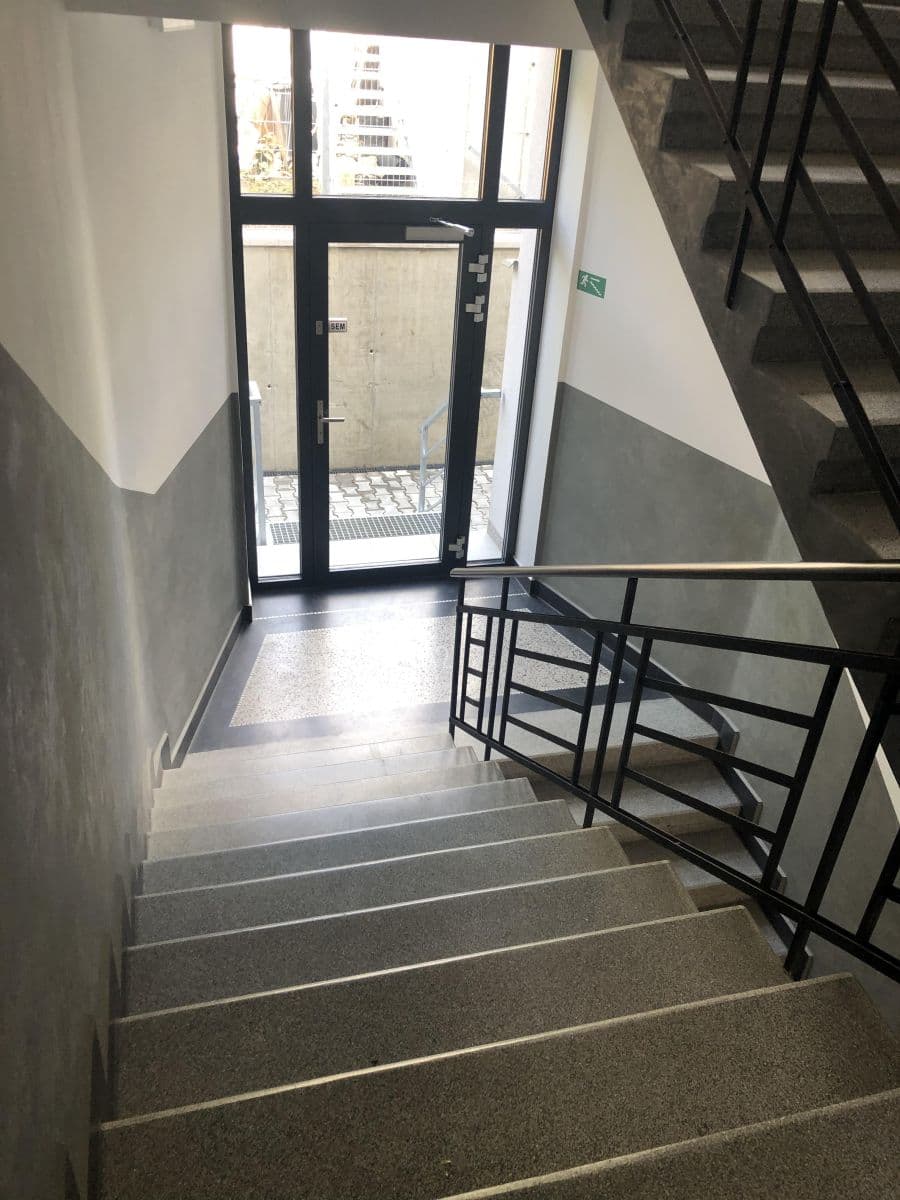 Pronájem bytu 1+kk 32 m², Omská, Praha, Praha Pronájem bytu 1+kk 32 m², Omská, Praha, Praha