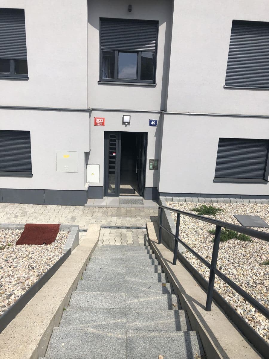 Pronájem bytu 1+kk 32 m², Omská, Praha, Praha Pronájem bytu 1+kk 32 m², Omská, Praha, Praha