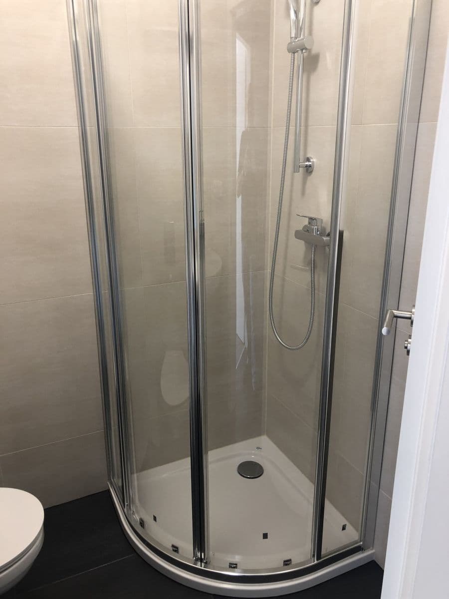 Pronájem bytu 1+kk 32 m², Omská, Praha, Praha Pronájem bytu 1+kk 32 m², Omská, Praha, Praha