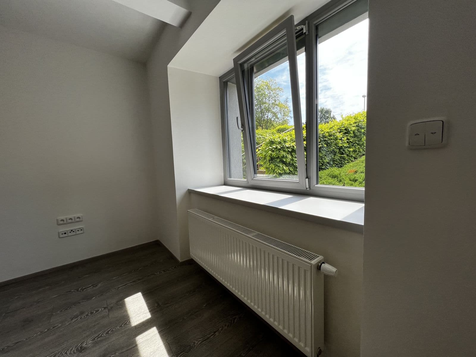 Pronájem bytu 1+kk 32 m², Omská, Praha, Praha Pronájem bytu 1+kk 32 m², Omská, Praha, Praha