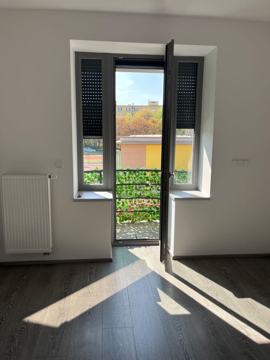 Pronájem bytu 1+kk 28 m², Omská, Praha, Praha Pronájem bytu 1+kk 28 m², Omská, Praha, Praha