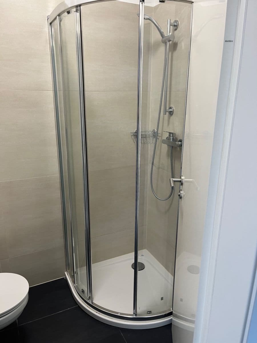 Pronájem bytu 1+kk 28 m², Omská, Praha, Praha Pronájem bytu 1+kk 28 m², Omská, Praha, Praha