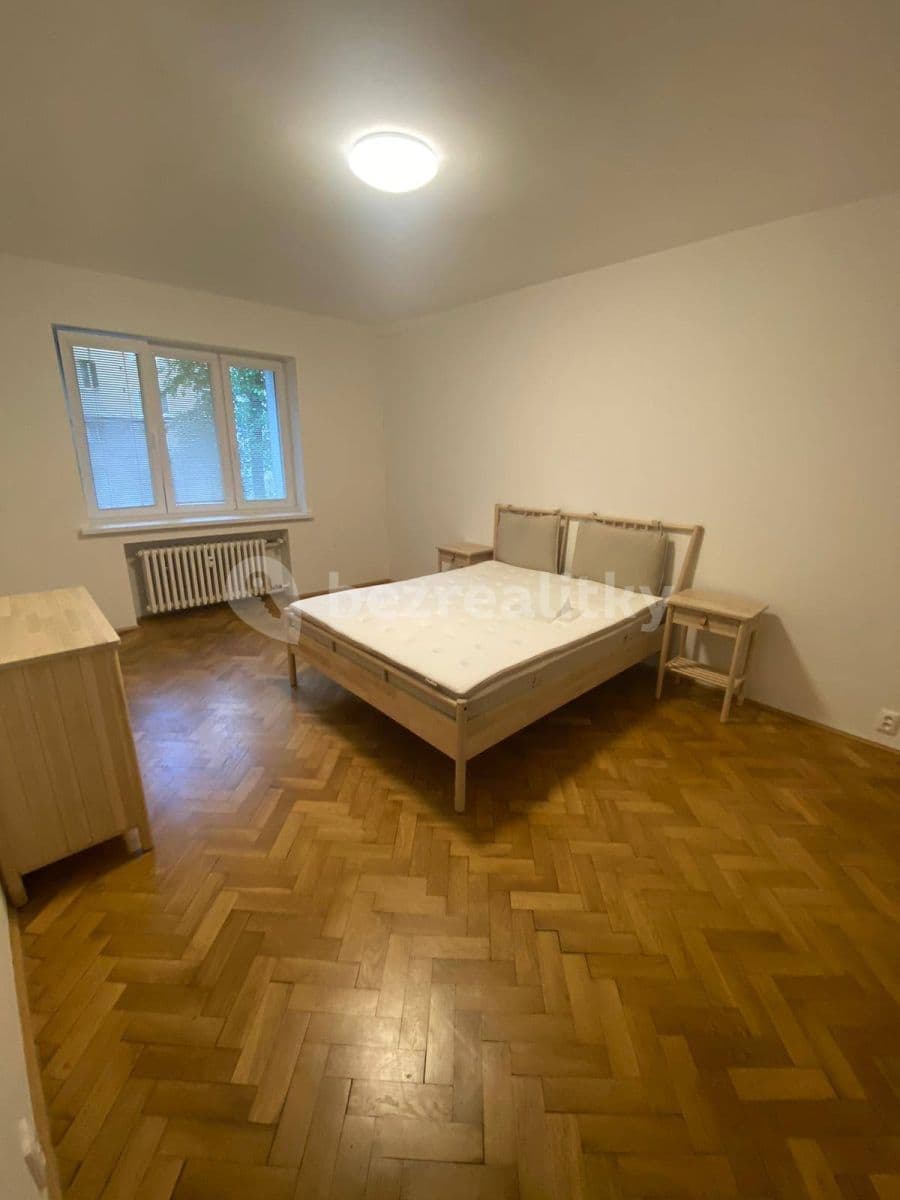 Pronájem bytu 3+1 71 m², Lužická, Bratislava - mestská časť Staré Mesto, Bratislavský kraj Pronájem bytu 3+1 71 m², Lužická, Bratislava - mestská časť Staré Mesto, Bratislavský kraj