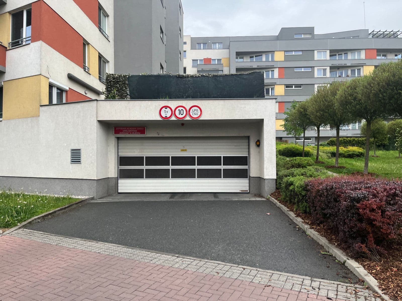 Pronájem garáže 13 m², Míšovická, Praha, Praha Pronájem garáže 13 m², Míšovická, Praha, Praha