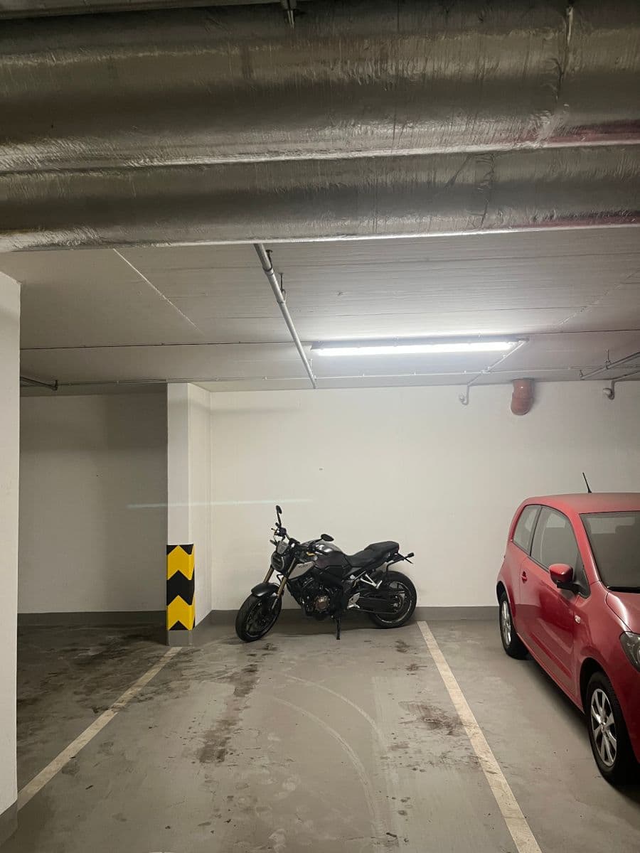 Pronájem garáže 13 m², Míšovická, Praha, Praha Pronájem garáže 13 m², Míšovická, Praha, Praha