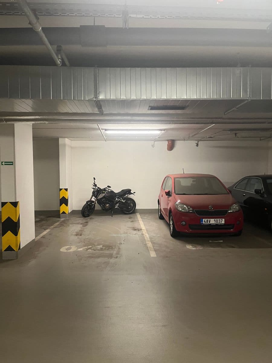 Pronájem garáže 13 m², Míšovická, Praha, Praha Pronájem garáže 13 m², Míšovická, Praha, Praha
