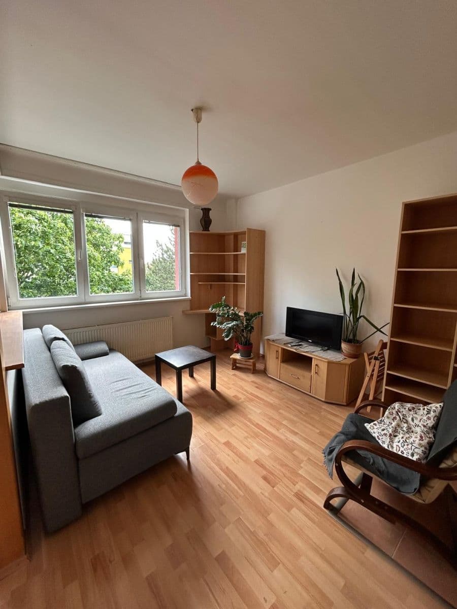 Pronájem bytu 2+kk 42 m², Humpolecká, Praha, Praha Pronájem bytu 2+kk 42 m², Humpolecká, Praha, Praha