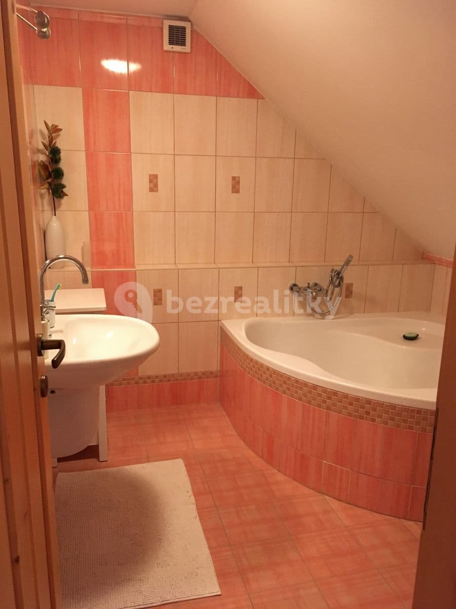 Pronájem domu 131 m², pozemek 325 m², Nelahozeves, Středočeský kraj Pronájem domu 131 m², pozemek 325 m², Nelahozeves, Středočeský kraj