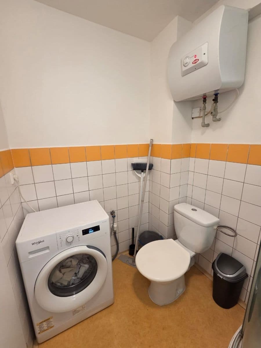 Pronájem bytu 1+kk 25 m², Zbynická, Praha, Praha Pronájem bytu 1+kk 25 m², Zbynická, Praha, Praha