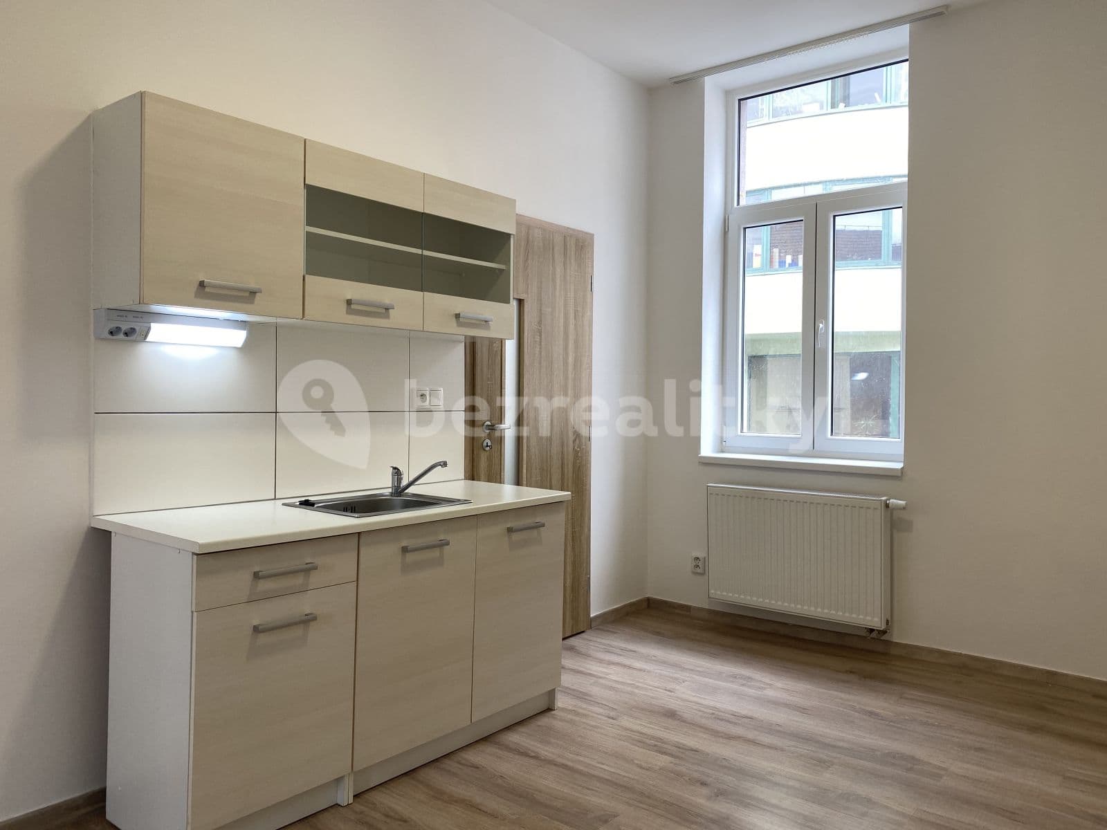 Pronájem bytu 1+kk 18 m², Riegrovo Náměstí, Poděbrady, Středočeský kraj Pronájem bytu 1+kk 18 m², Riegrovo Náměstí, Poděbrady, Středočeský kraj