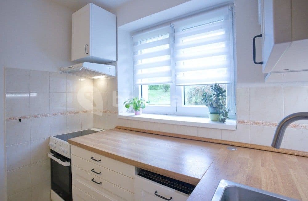 Pronájem bytu 2+1 57 m², Pod Školou, Ústí nad Labem, Ústecký kraj Pronájem bytu 2+1 57 m², Pod Školou, Ústí nad Labem, Ústecký kraj