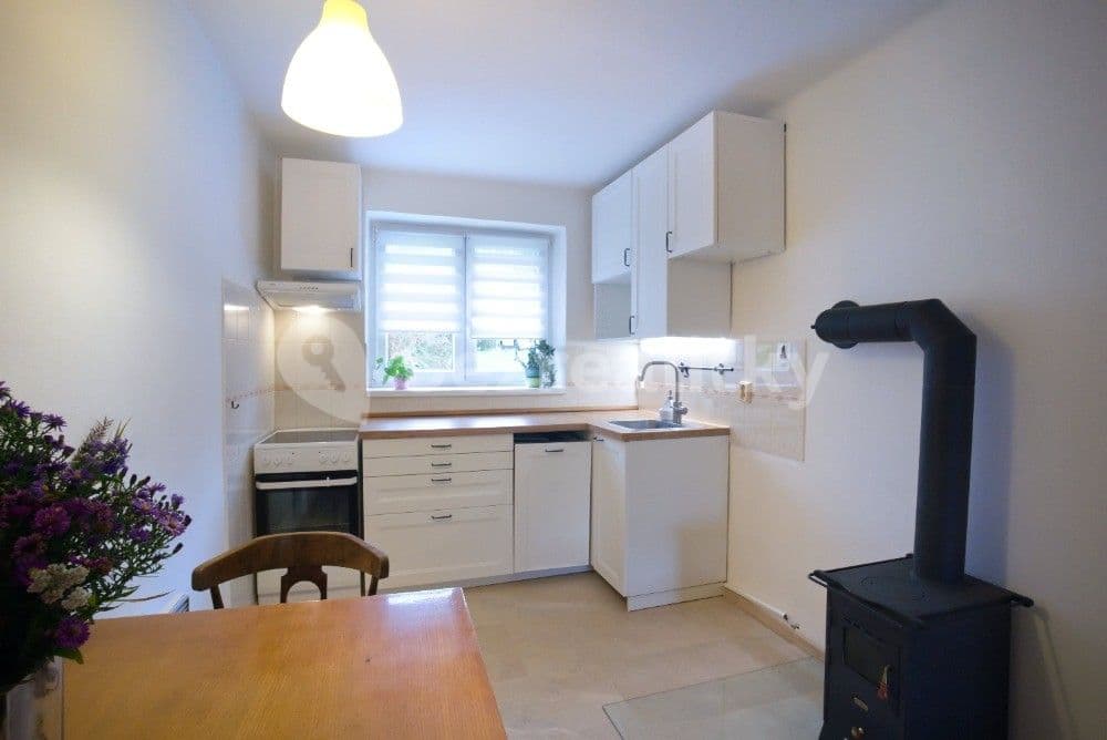 Pronájem bytu 2+1 57 m², Pod Školou, Ústí nad Labem, Ústecký kraj Pronájem bytu 2+1 57 m², Pod Školou, Ústí nad Labem, Ústecký kraj