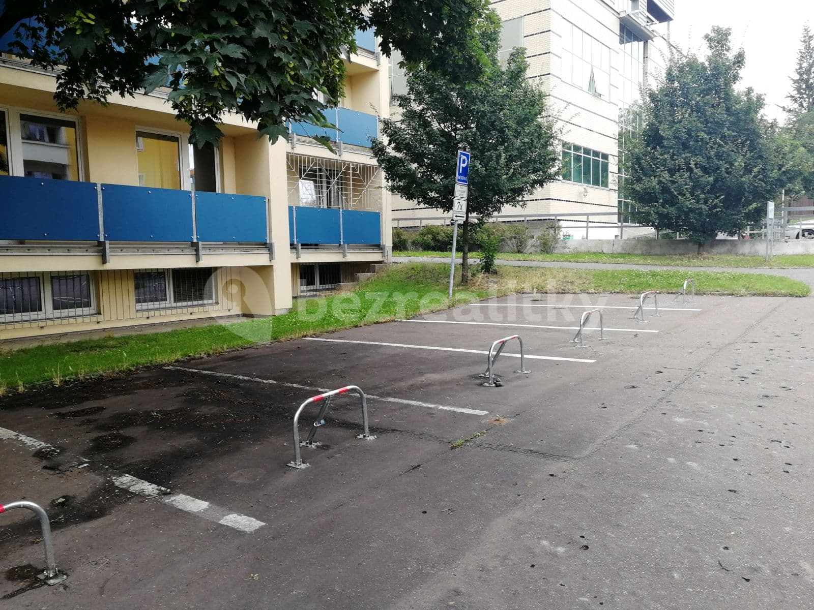 Pronájem garáže 10 m², Jeseniova, Praha, Praha Pronájem garáže 10 m², Jeseniova, Praha, Praha