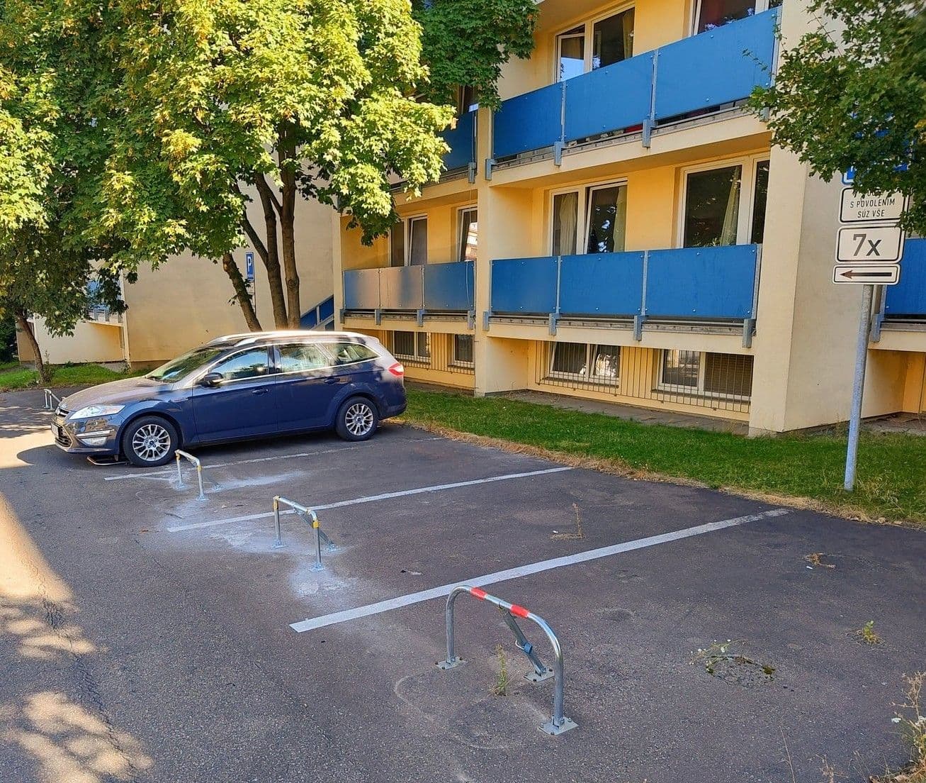 Pronájem garáže 10 m², Jeseniova, Praha, Praha Pronájem garáže 10 m², Jeseniova, Praha, Praha