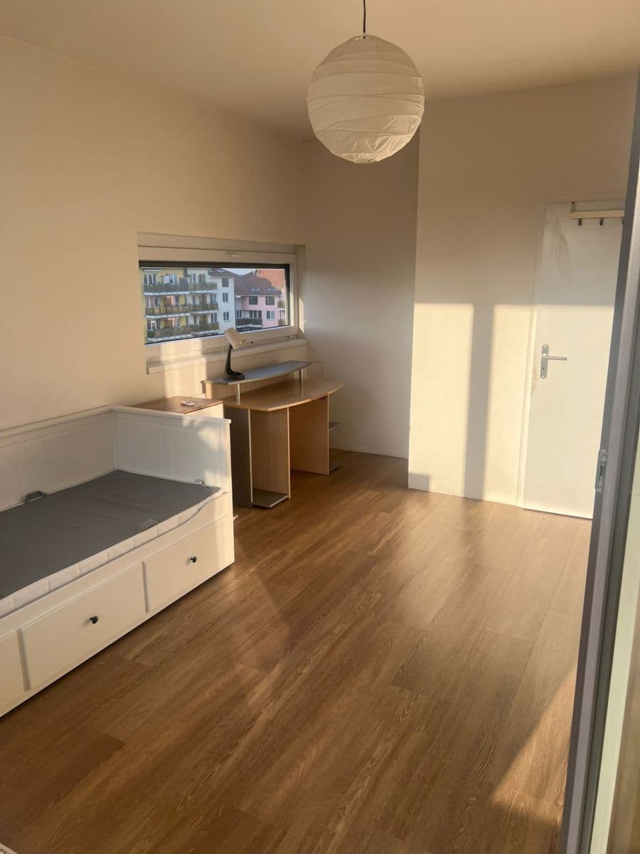 Pronájem bytu 4+1 110 m², Padovská, Praha, Praha Pronájem bytu 4+1 110 m², Padovská, Praha, Praha