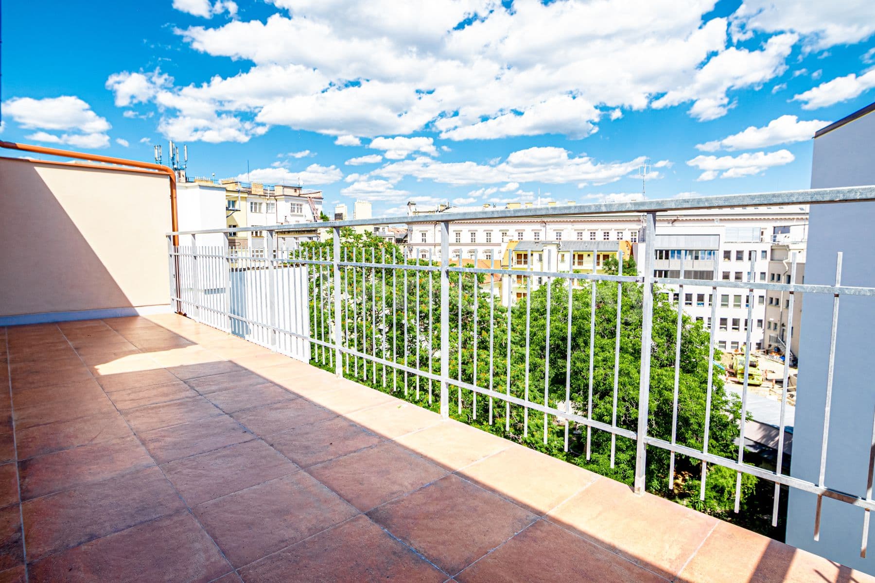 Pronájem bytu 5+kk 184 m², Lípová, Praha, Praha Pronájem bytu 5+kk 184 m², Lípová, Praha, Praha