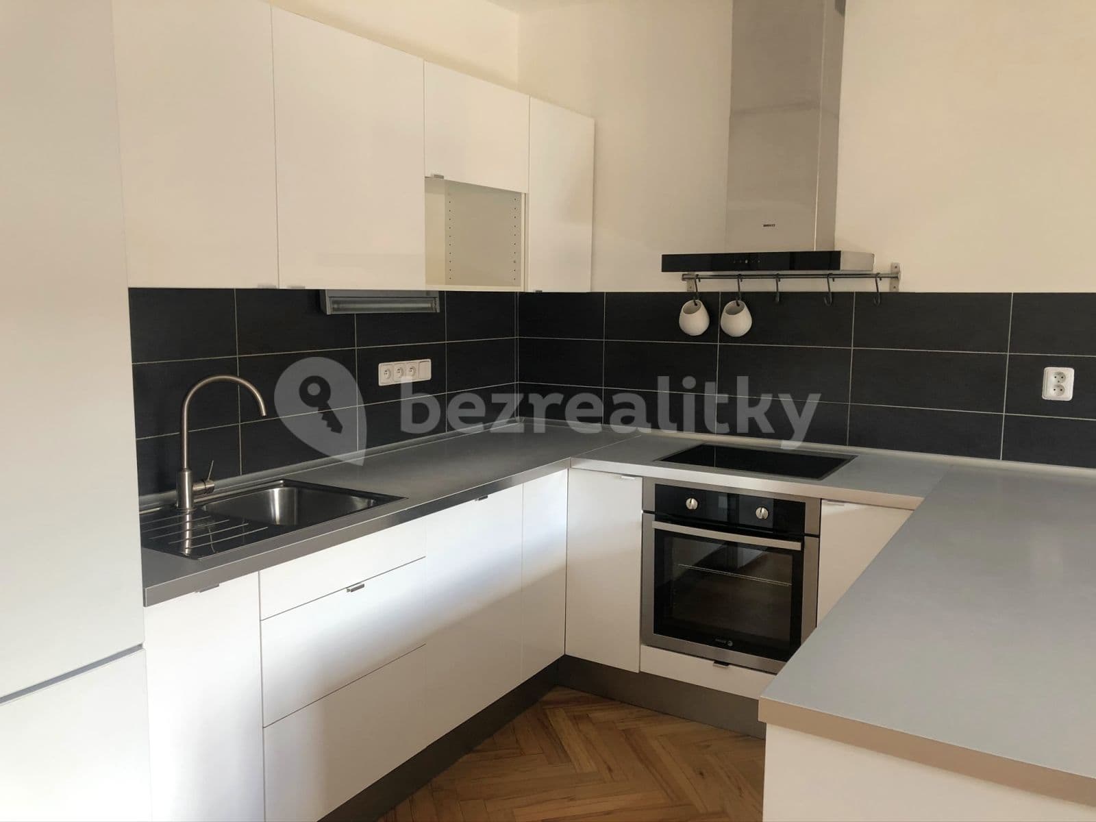 Pronájem bytu 2+kk 60 m², Průběžná, Praha, Praha Pronájem bytu 2+kk 60 m², Průběžná, Praha, Praha